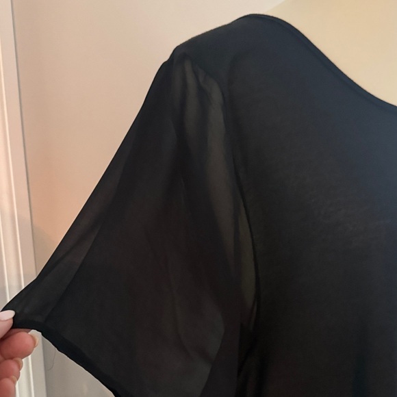 Tresics Black Sheer Flutter-Sleeve Blouse - Picture 4 of 6